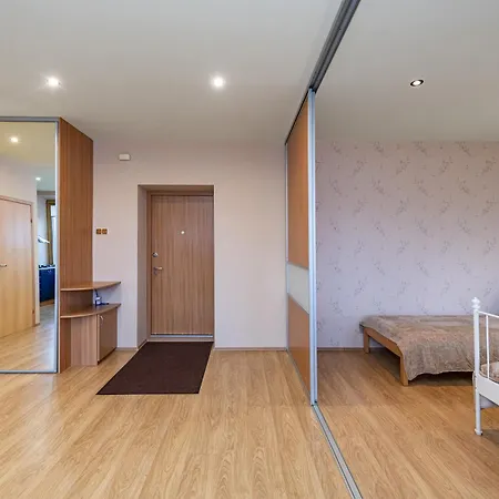 Tower With Free Parking Near Zalgirio Arena By Polo Apartment
