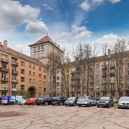 Tower With Free Parking Near Zalgirio Arena By Polo Apartment